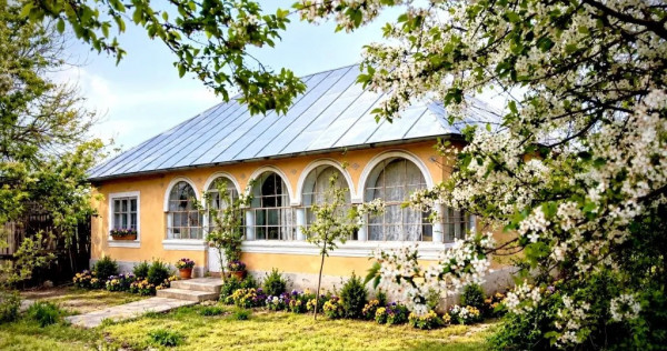 V&acirc;nd casă cu teren, zonă liniștită-Drăgănești-OLT