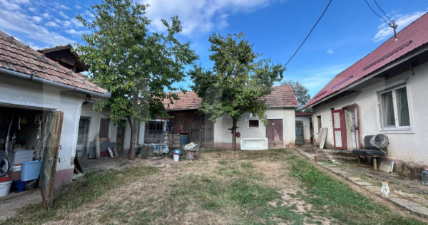 Casa de vanzare, 3 camere, 105 mp, teren 2.327 mp, zona Buce