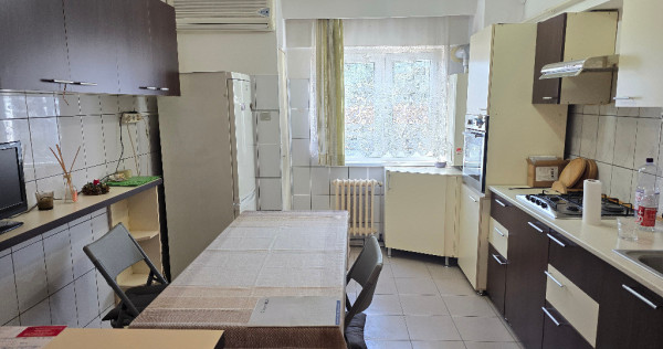 Vand apartament 3 camere dec. Deva, Zarandului, Pietei Centrale, et 5