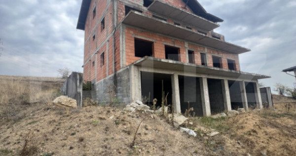 Casă de v&acirc;nzare &icirc;n S&acirc;ncraiu de Mureș &ndash; 6 apartamente,