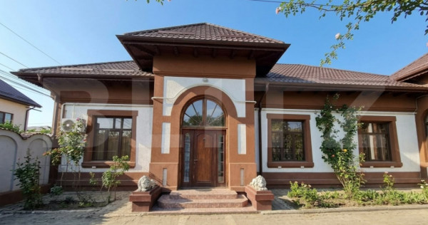 Proprietate de vanzare, 2 case, 327 mp, zona Tecuci