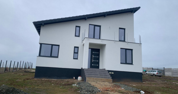 Casa individuala cu 5 camere si teren de 840 mp, Pischia
