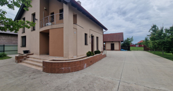 Casa individuala de vanzare cu 5 camere si teren de 2543 mp