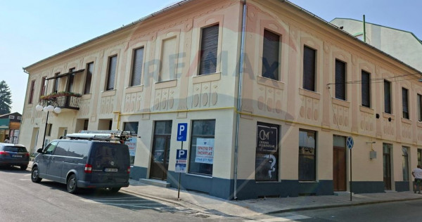 Spațiu comercial 75 mp Piata Catedralei. Vitrină si acces din stradă