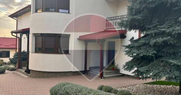 Casă / Vilă cu 8 camere de v&acirc;nzare &icirc;n Suceava