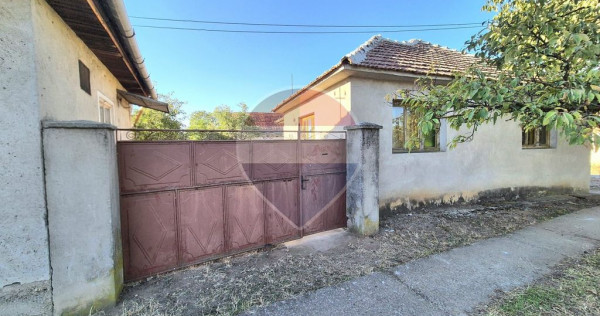 Proprietate cu teren 1.359 mp, poziție pe colț și utilități la strada