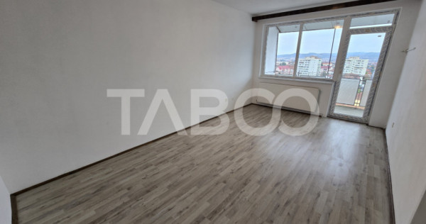 Apartament decomandat de vanzare cu 3 camere balcon zona Mih
