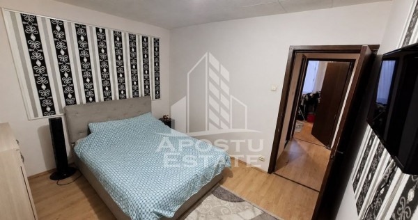 Apartament cu 4 camere de vanzare, etaj intermediar, Mircea cel bătr&acirc;n