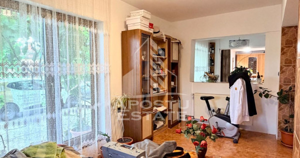 Casa renovata de vanzare pe parter Beregsau Mare