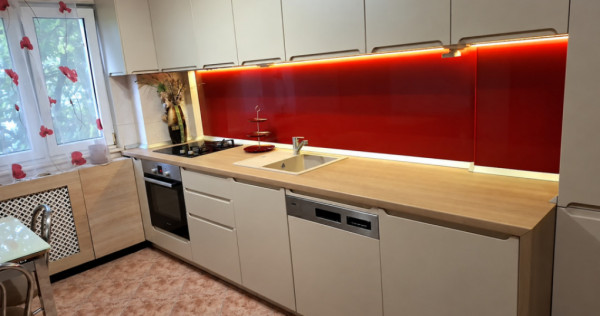 Apartament 3 camere | 65 mp | Etaj 3/4 | Parcare și boxă |