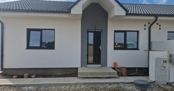 Duplex de vanzare cu 3 camere, zona Drumul Manastirii