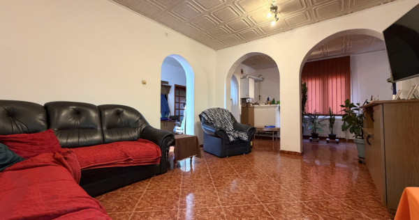 Casa individuala 6 camere, 165 mp utili, 641 mp teren - Ghir