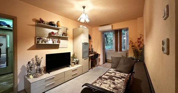 Apartament 3 camere, etaj 3, 50 mp - zona Calea Sagului