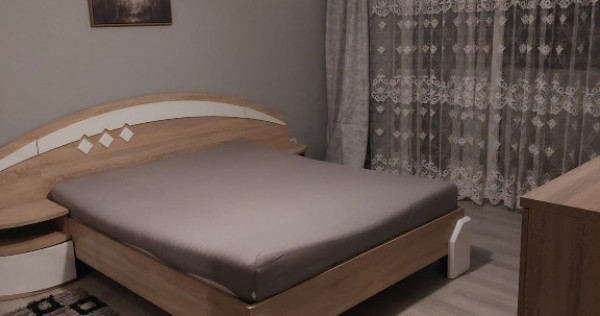 Inchiriere Apartament 3 camere semidecomandat, 60 mp,Eroilor