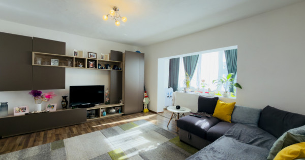 Apartament 3 camere, decomandat, etaj 1, zona Aradului