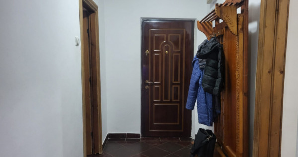 Inchiriere apartament 3 camere, Zona 1 Mai