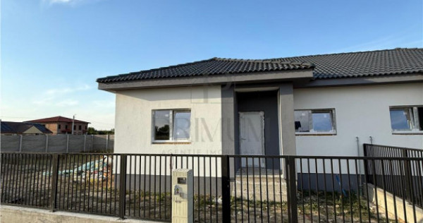 Duplex modern de v#226;nzare #238;n Mo#537;ni#539;a Nou#259;
