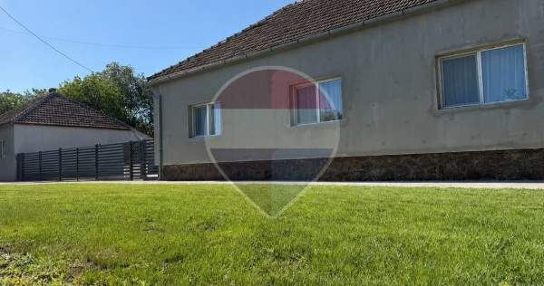 Casă / Vilă cu 5 camere de v&acirc;nzare &icirc;n zona Nord