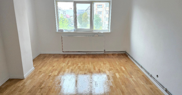 Vand apartament 2 camere decomandat in Deva, zona Dorobanti, etaj 3,
