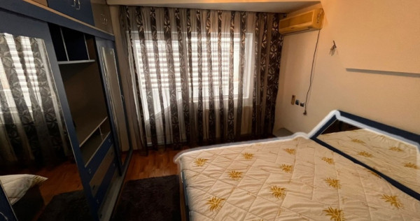 Vand apartament cu 3 camere Cr&acirc;ng