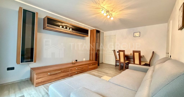 Apartament cu 3 camere, 2 bai - zona Tractorul
