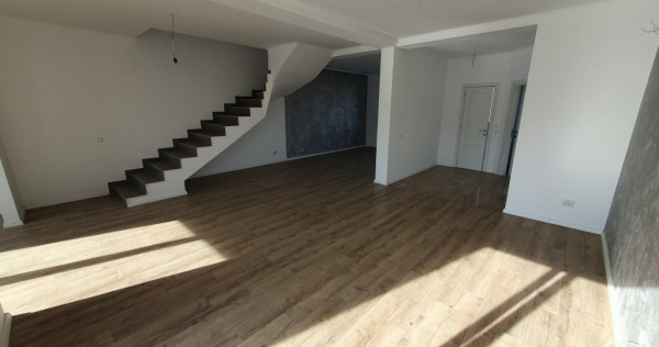 Casa insiruita tip cvadruplex, 119,7 mp utili, teren 402 mp