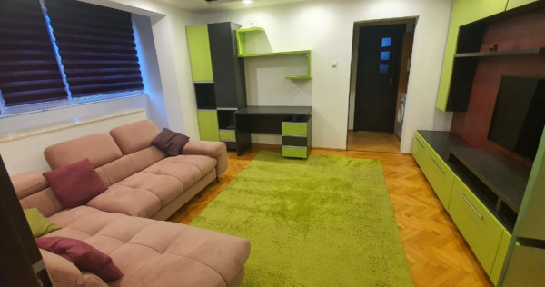 Inchiriez apartament 2 camere zona Craiovei Pitesti.