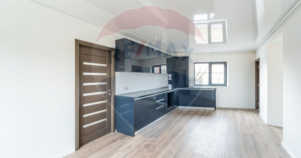 Apartament cu 3 camere de vanzare in Bloc Nou