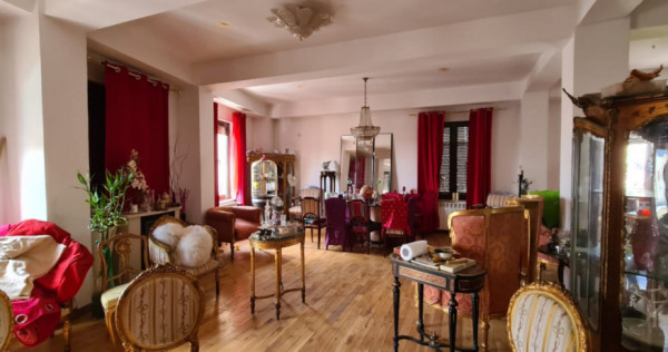 Apartament 3 camere si mansarda Dacia-Piata Gemeni