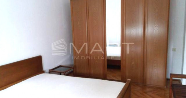 Apartament cu 2 camere, GARAJ, zona Republicii