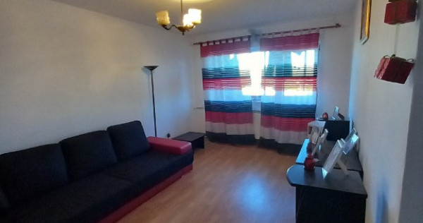 Apartament 3 camere, et 8/8, Bdul Bucuresti - 59000 euro