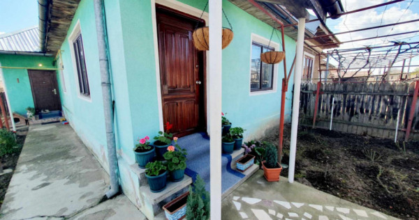 Casa+Teren aferent si Anexe, Str. Petresti