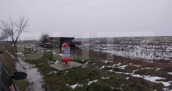 Teren intravilan stradal 17000 mp, toate utilitățile