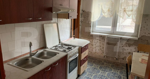 Apartament 4 camere, 91mp, 2 bai, zona Cetate, etaj 1, garaj
