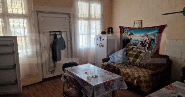 Casă &icirc;n Abrud, teren 480mp, zona ultracentrala a orasului.