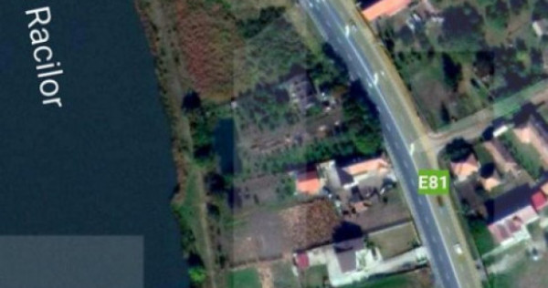 Teren intravilan cu suprafata de 1763 mp, cu autorizatie de