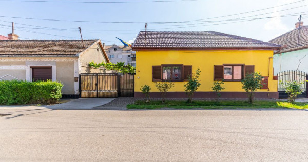 Casa cu 4 camere de vanzare in Vladimirescu