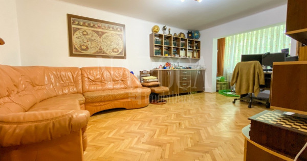 Apartament cu 3 camere decomandate, in zona strazii Bucuresti!
