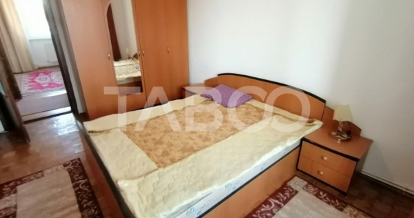 Apartament de vanzare 3 camere balcon etaj intermediar Terez