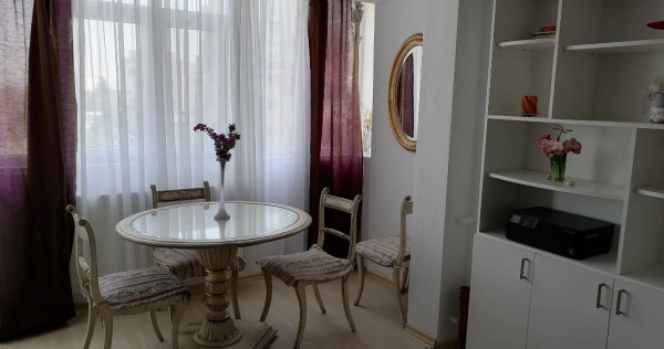 Apartament cu 2 camere,Micro 20