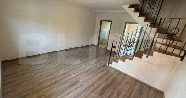 Apartament Scara Interioara, 3 camere, 80 mp, Curte de 145 m