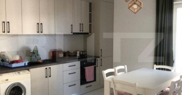 Apartament de inchiriat cu 3 camere, etaj intermediar, Radau