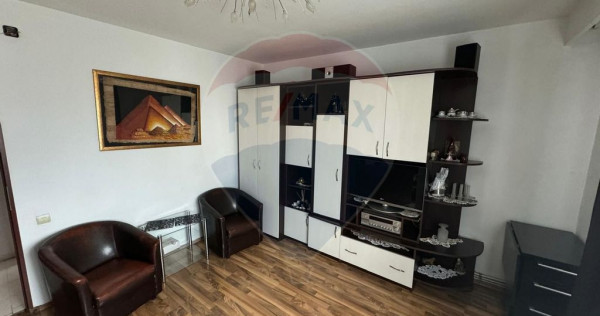 Apartament cu 2 camere de vânzare în zona Decebal-49500...