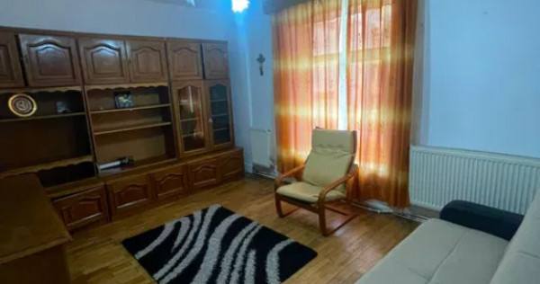 Apartament cu 2 camere decomandate