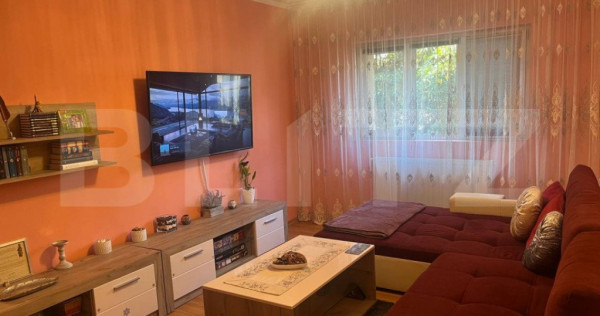 Apartament cu 3 camere, 56 mp, decomandat, zona Aradului