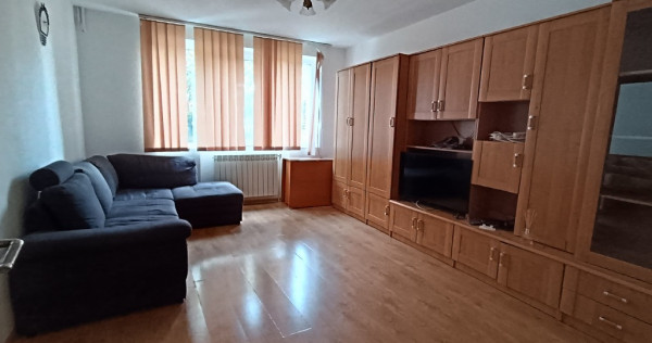 Apartament cu 3 Camere Central