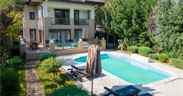 Vila de Lux cu Piscina, Acces direct la Lac si Vedere Panora