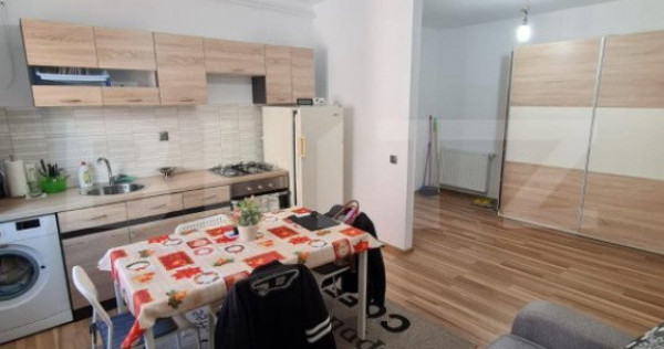 Apartament 2 camere, balcon inchis, etaj intermediar, zona S