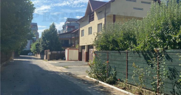 Vila si doua terenuri intravilane de / Bragadiru