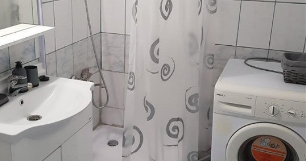 Apartament cu 2 camere, zona centrala